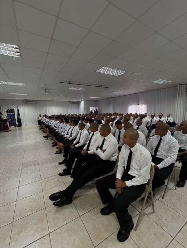 Formación de aspirantes a la Policía Nacional.